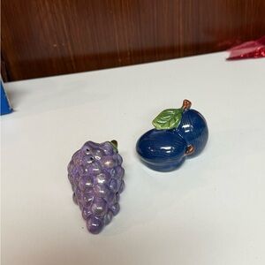 Vintage Purple Grape and Blue Plum Salt and Pepper Shakers